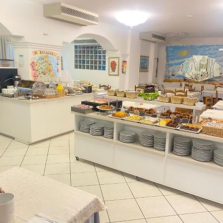Hotel Arlecchino Milano Marittima Esterno foto