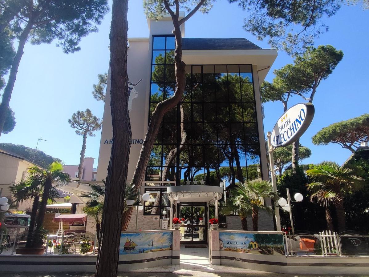 Hotel Arlecchino Milano Marittima Esterno foto
