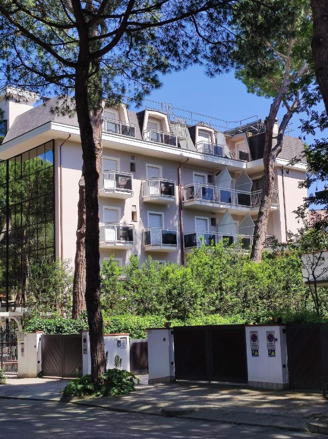 Hotel Arlecchino Milano Marittima Esterno foto