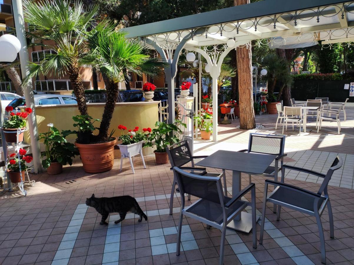 Hotel Arlecchino Milano Marittima Esterno foto