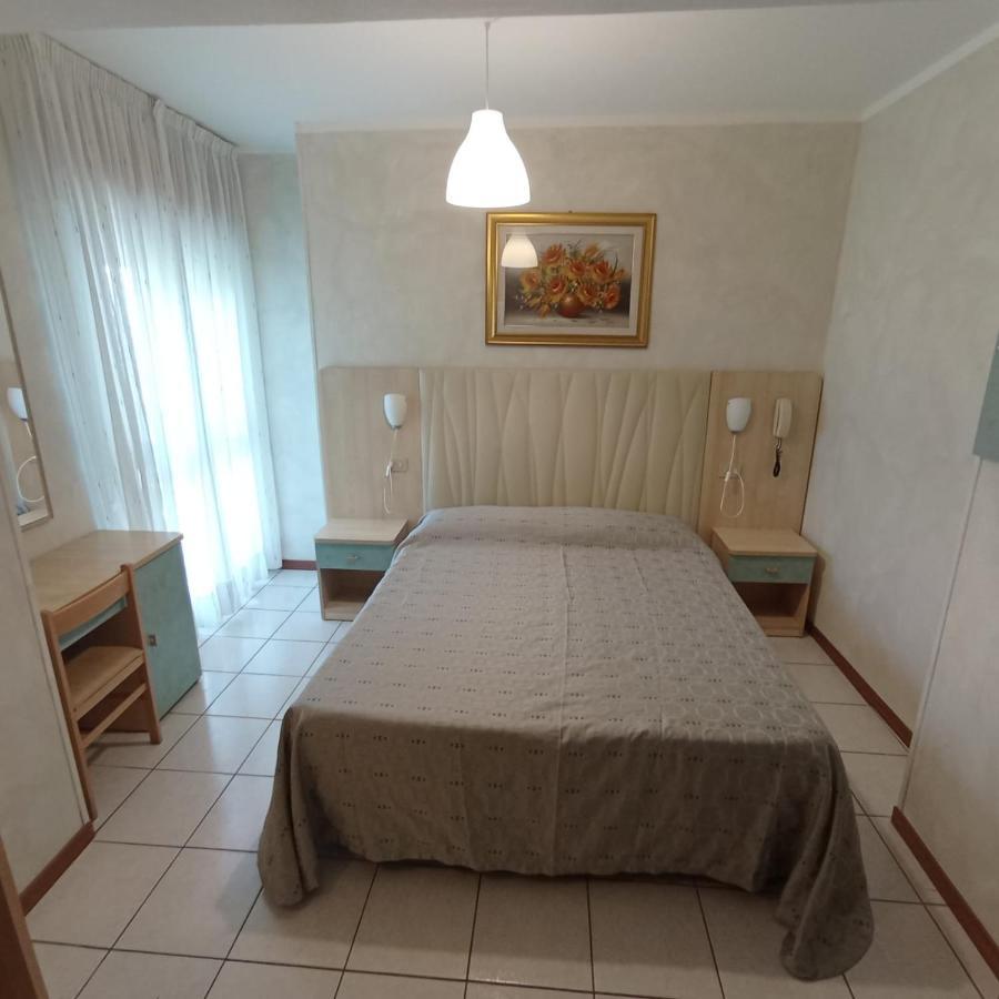 Hotel Arlecchino Milano Marittima Esterno foto