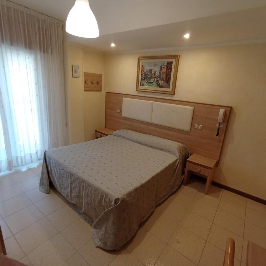 Hotel Arlecchino Milano Marittima Esterno foto