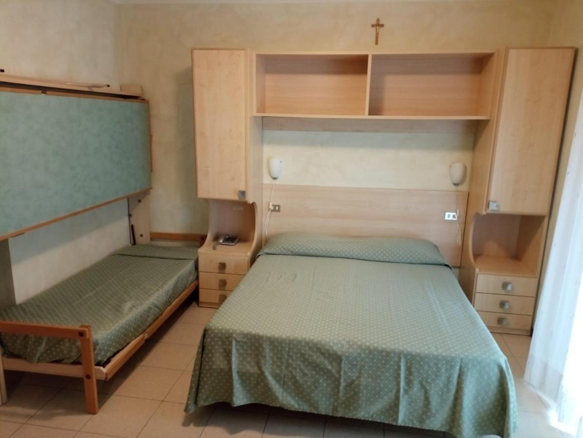 Hotel Arlecchino Milano Marittima Esterno foto