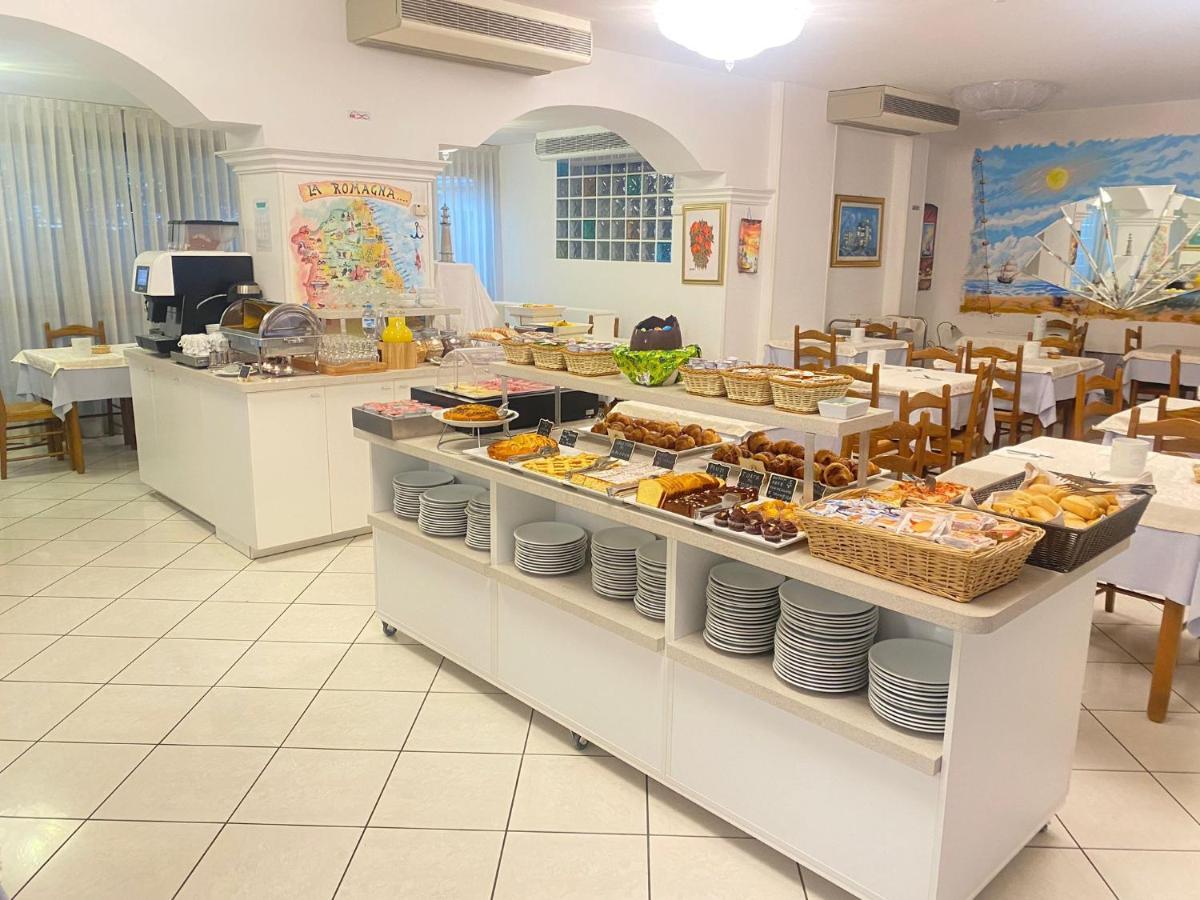 Hotel Arlecchino Milano Marittima Esterno foto