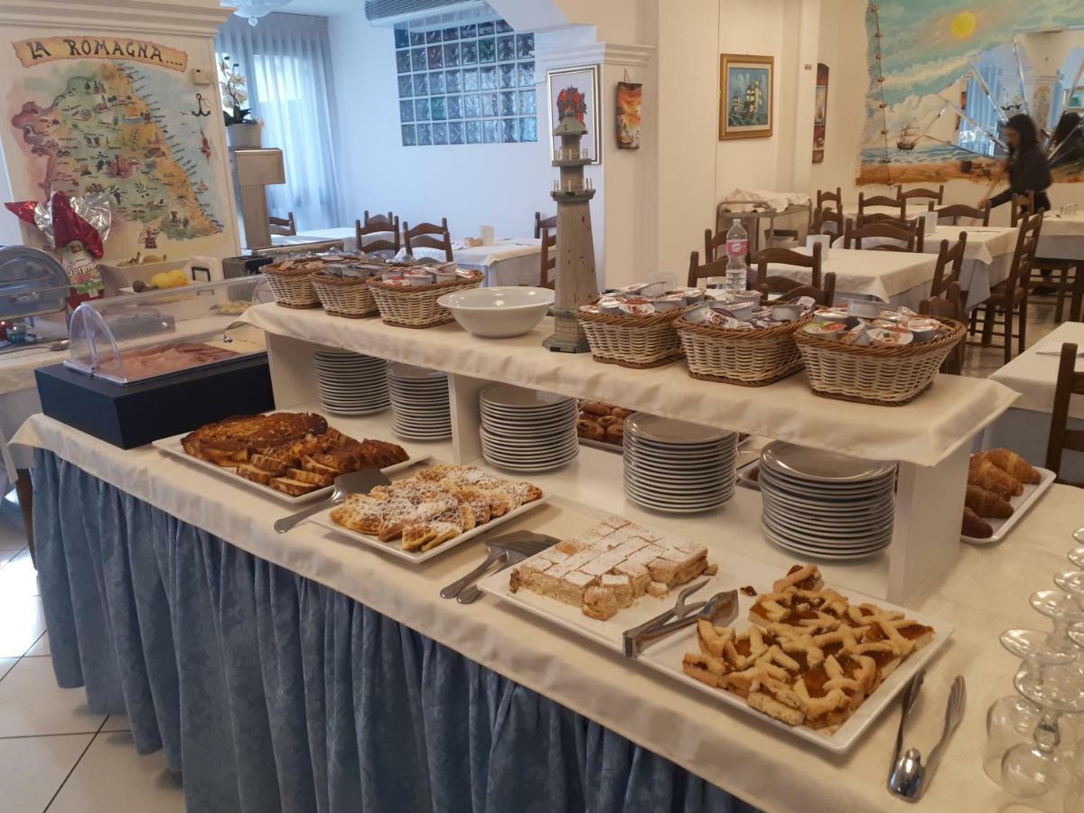 Hotel Arlecchino Milano Marittima Esterno foto