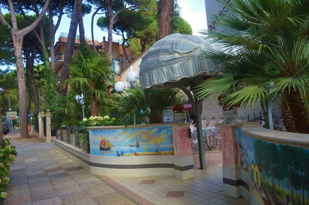 Hotel Arlecchino Milano Marittima Esterno foto