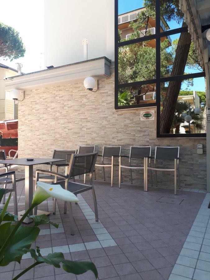 Hotel Arlecchino Milano Marittima Esterno foto
