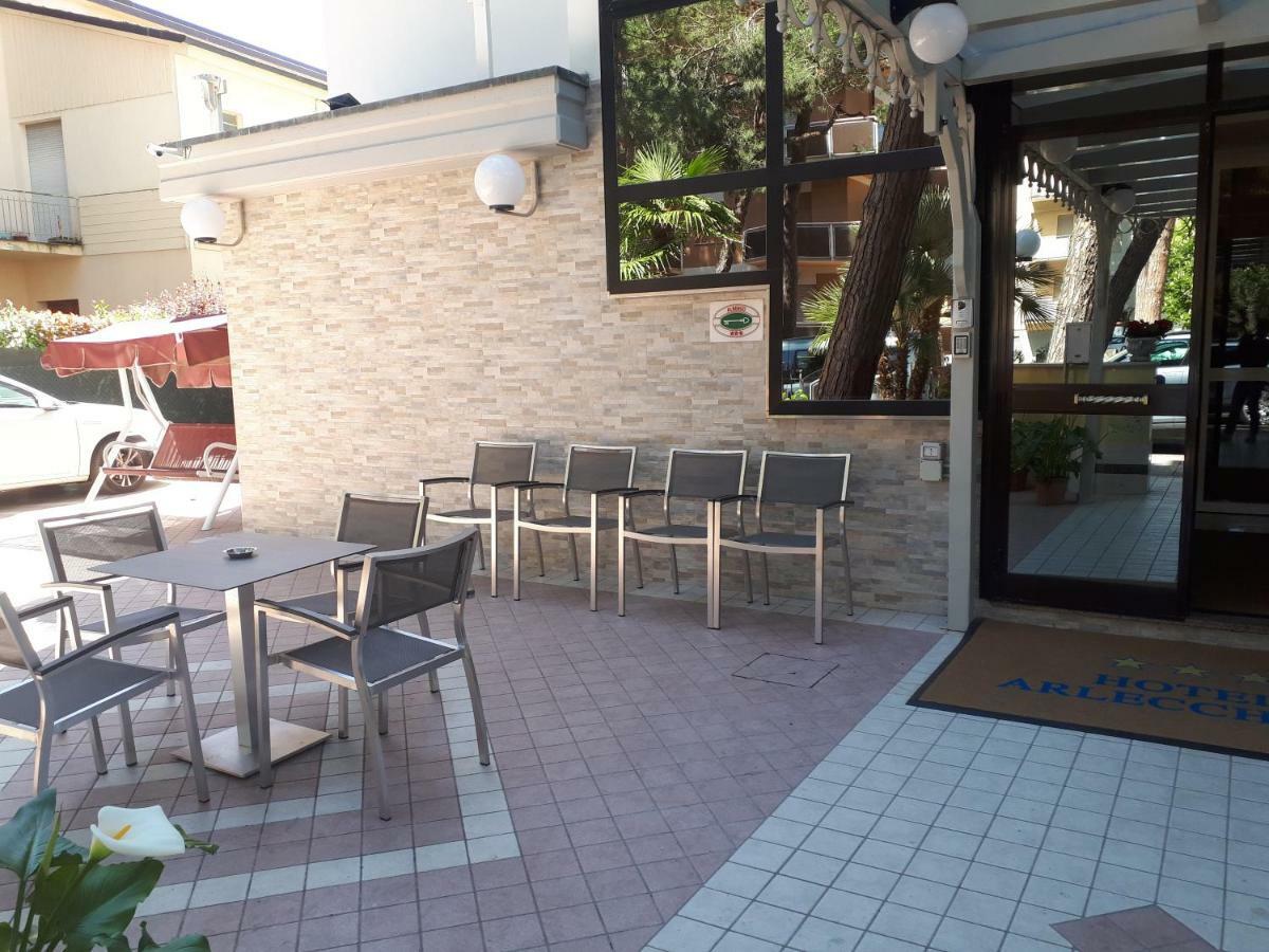 Hotel Arlecchino Milano Marittima Esterno foto